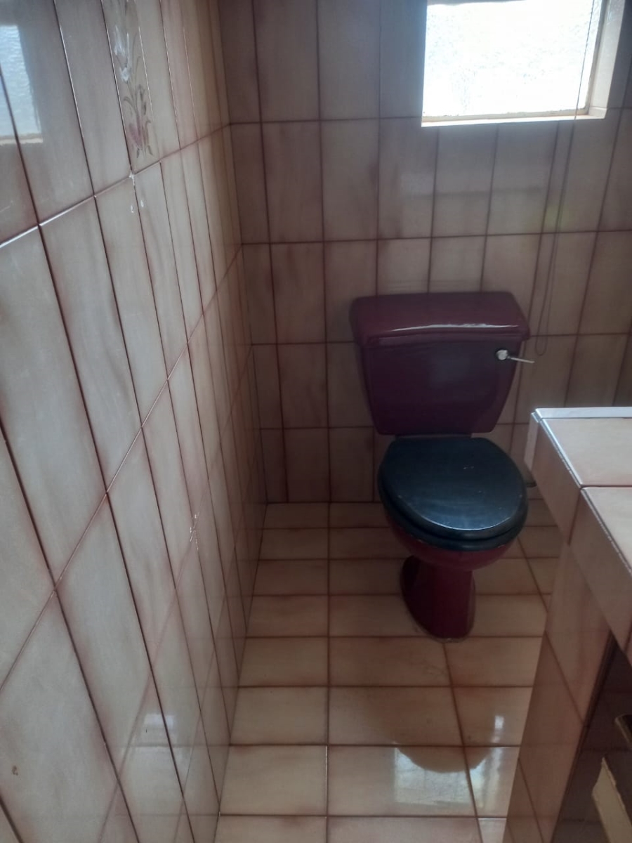 5 Bedroom Property for Sale in Manzil Park North West